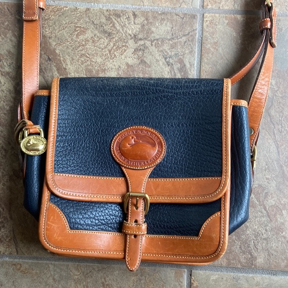 Dooney & Bourke All Weather Leather Surrey Carrier Crossbody Bag - Picture 2 of 12